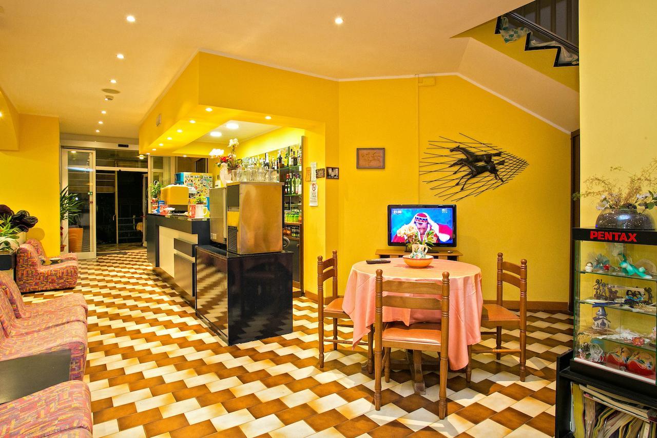 Hotel Antares San Benedetto del Tronto Buitenkant foto