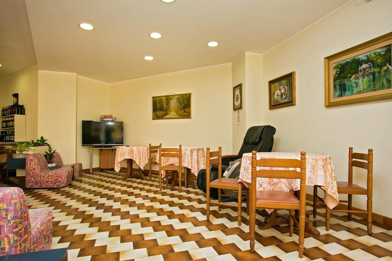 Hotel Antares San Benedetto del Tronto Buitenkant foto